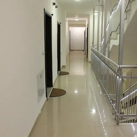 Apartment Aries *