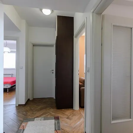 Aries Apartment *